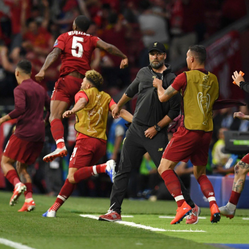 他既能用抛 他既能用抛